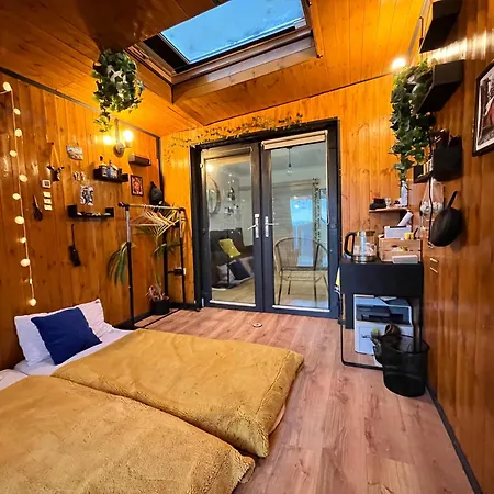 Private Garden With Exclusive Living - Shared Kilcock