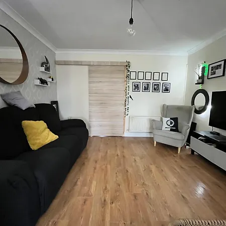 Private Garden With Exclusive Living - Shared * Kilcock